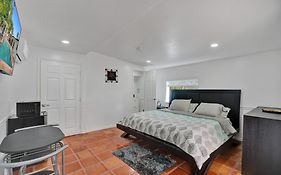 Petite Houze With Wi-Fi And Parking
